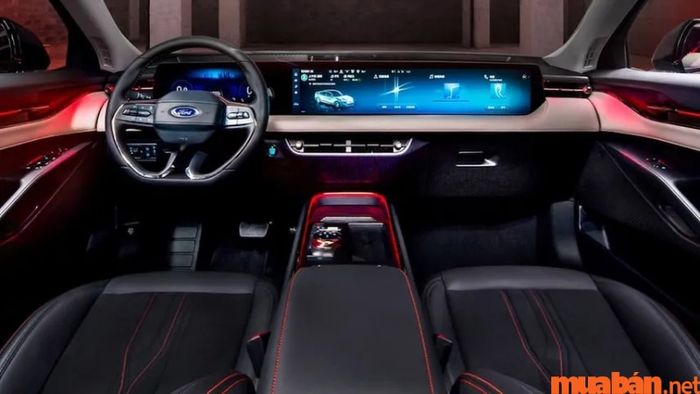 Không gian lái của Ford Mondeo 2023