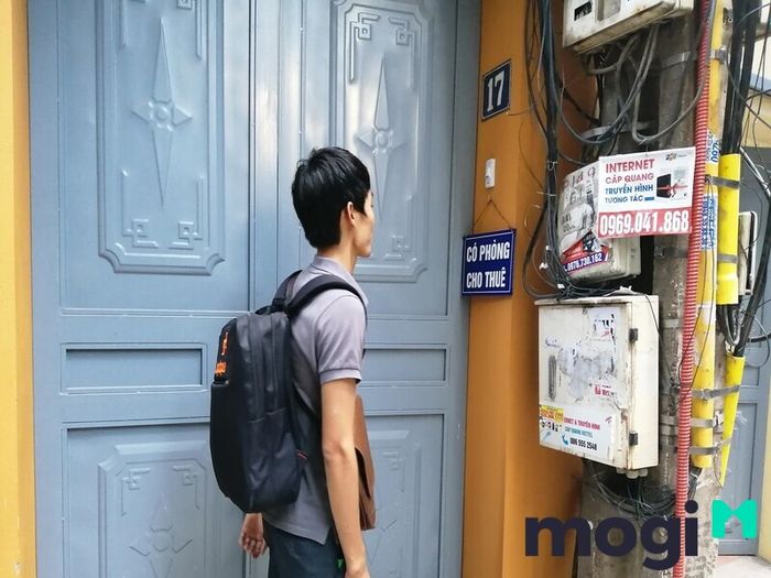 Tìm phòng trọ trực tiếp là phương án an toàn nhất
