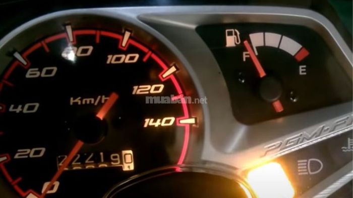 Khám phá nguyên nhân khi xe Air Blade báo lỗi đèn vàng.