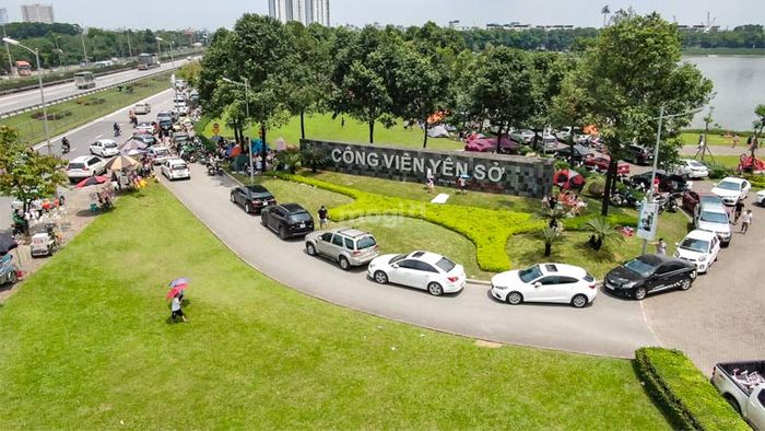 Mùa hè và mùa thu là hai mùa tuyệt vời để ghé thăm công viên Yên Sở