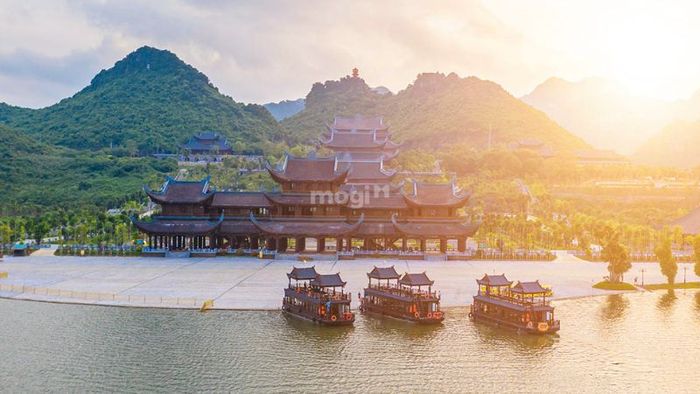Thời gian tham quan lý tưởng tại chùa Tam Chúc