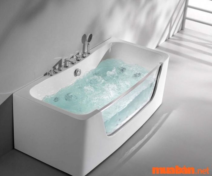 Bồn tắm nhựa với thiết kế sang trọng
