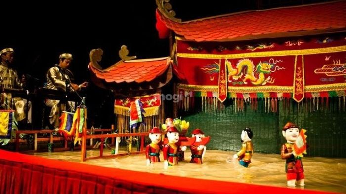 Nhà Hát Múa Rối Thăng Long là nơi mang đến cho du khách những trải nghiệm tuyệt vời về nghệ thuật múa rối nước truyền thống của Việt Nam. Đây là điểm đến lý tưởng để tìm hiểu và thưởng thức nét văn hóa dân gian đặc sắc của thủ đô Hà Nội.