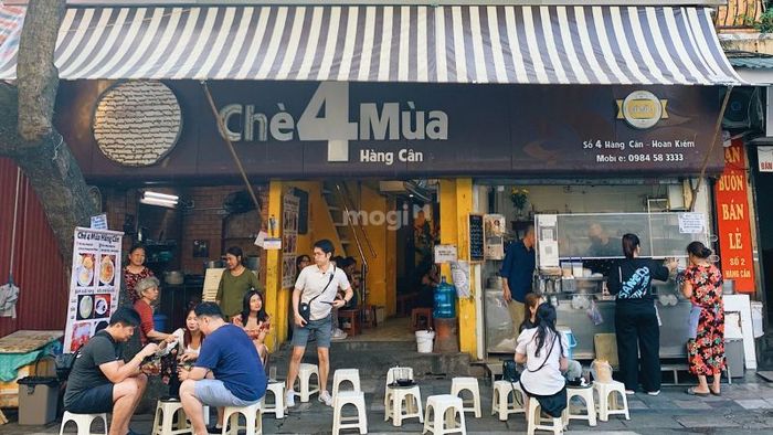 Chè bốn mùa số 4 Hàng Cân là một địa điểm tuyệt vời cho những ai yêu thích các món chè truyền thống và muốn khám phá hương vị đặc sắc của Hà Nội. Hãy ghé thăm và thử các loại chè thơm ngon tại đây.