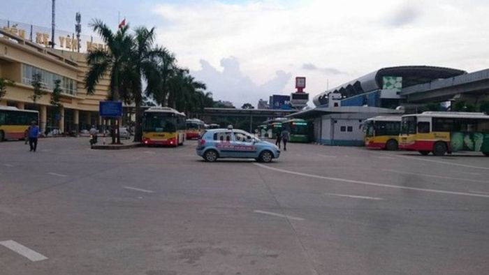 Bến xe Yên Nghĩa sở hữu một diện tích rộng lớn – Nguồn ảnh: Sưu tầm