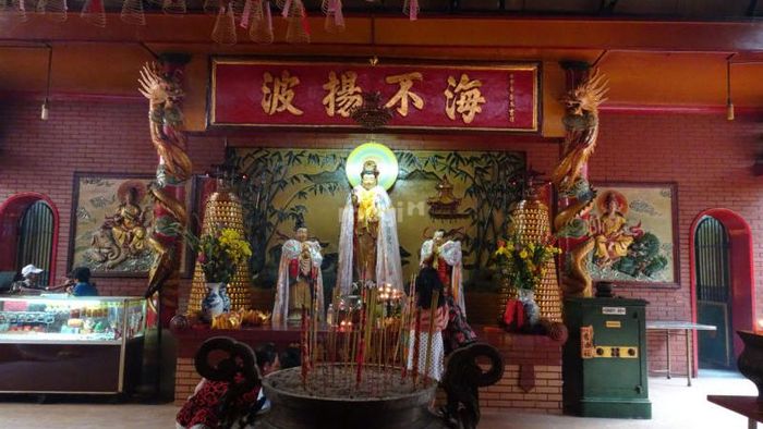 Giải thích về phong tục “đánh kẻ tiểu nhân” nổi tiếng tại chùa Quan Âm