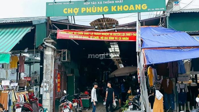 Lưu ý khi thưởng thức ẩm thực, vui chơi và mua sắm tại chợ Phùng Khoang