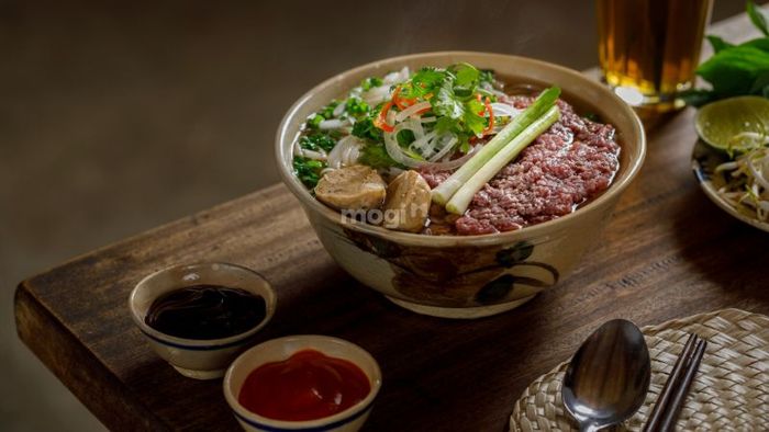Quán bún, phở, cơm tại Chợ Phùng Khoang