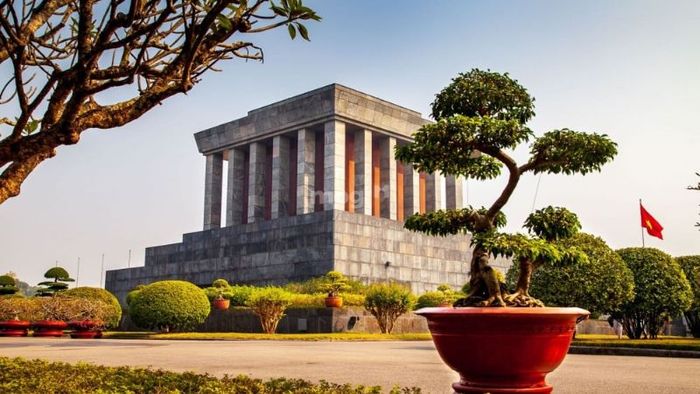 Thông tin về giá vé và giờ thăm Lăng Bác