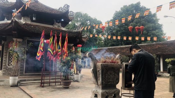 Những kinh nghiệm quý giá khi tham quan Chùa Láng