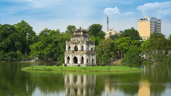 Hồ Hoàn Kiếm mang trong mình giá trị lịch sử và văn hóa vô cùng sâu sắc, gắn liền với quá trình phát triển của thủ đô Hà Nội.