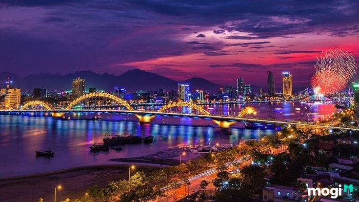 Đà Nẵng - một thành phố nhỏ nhưng đầy tiềm năng và sức mạnh.