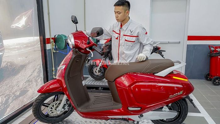 Làm gì khi gặp phải tình trạng chập mạch khi rửa xe điện