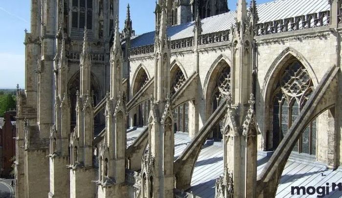 Đặc điểm kiến trúc Gothic