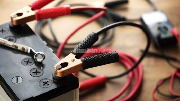 Xe máy không lên điện do ắc quy hỏng hoặc yếu