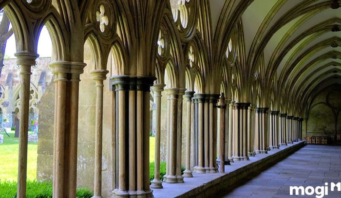 Đặc điểm kiến trúc Gothic