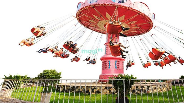 Trải nghiệm cảm giác mạnh với trò đu dây quăng đầy thử thách