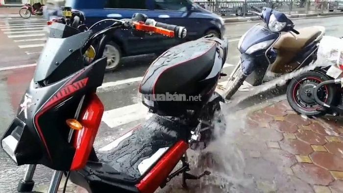 Xe điện có thể vệ sinh bằng nước không?