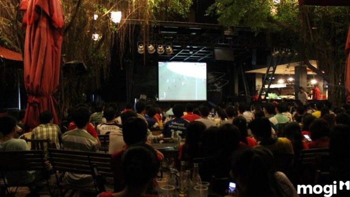 Thiết Kế Nội Thất Quán Cafe Xem Bóng Đá