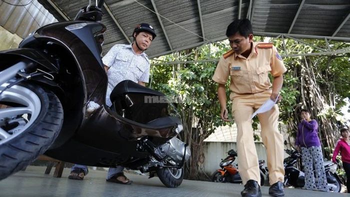 Đối diện với cơ quan chức năng