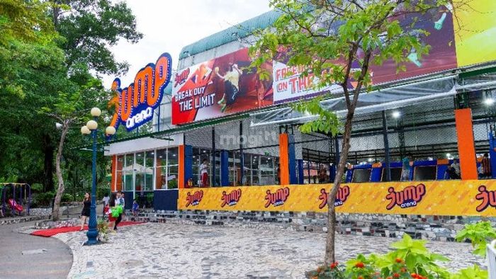 Khu vực Jump Arena – Vui chơi bạt nhún tại công viên Lê Thị Riêng