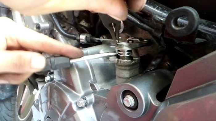 Tại sao cần điều chỉnh côn xe máy?