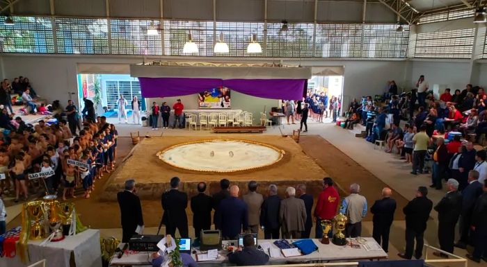 The refurbished sumo gym in São Paulo was met with a full house at its grand reopening in 2008.