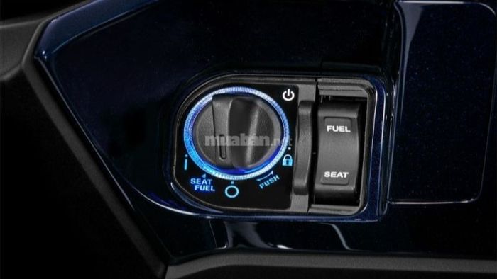 Khóa xe Air Blade có chức năng tắt máy xe từ xa một cách tiện lợi