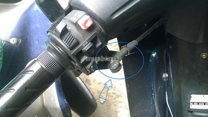 Khám phá cách chỉnh cần gạt gió xe máy một cách nhanh chóng và dễ dàng