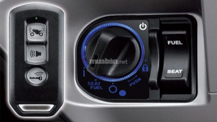 Khóa xe Air Blade có thể mở cốp xe và nắp bình xăng một cách tiện lợi
