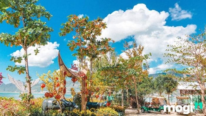 Đảo Khỉ có diện tích khoảng 35ha, khí hậu trong lành và mát mẻ
