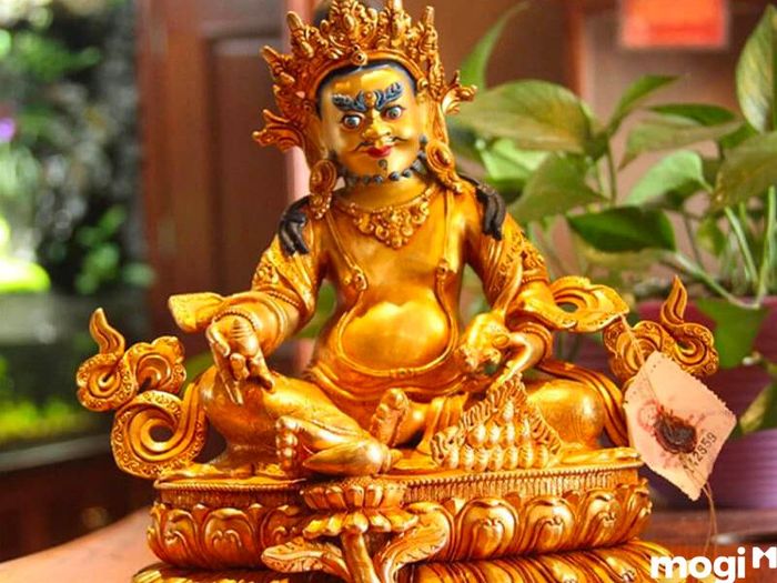 Những câu thần chú mạnh mẽ và linh nghiệm nhất