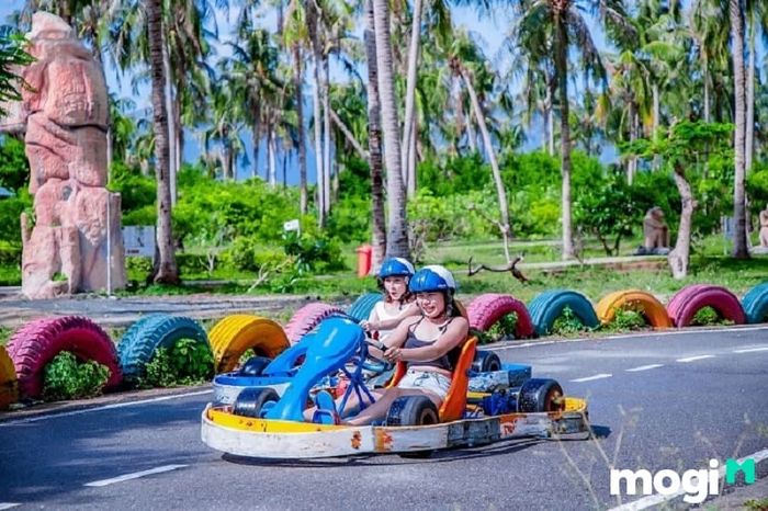 Trải nghiệm đua xe đầy phấn khích trên đảo với những đường đua uốn lượn và đầy thử thách.