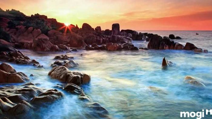Khám Phá Bãi Đá Cổ Thạch - Điểm Đến Tuyệt Vời Của Bình Thuận