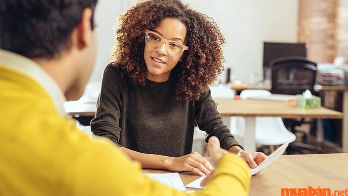 Lắng nghe ứng viên một cách chân thành và sâu sắc