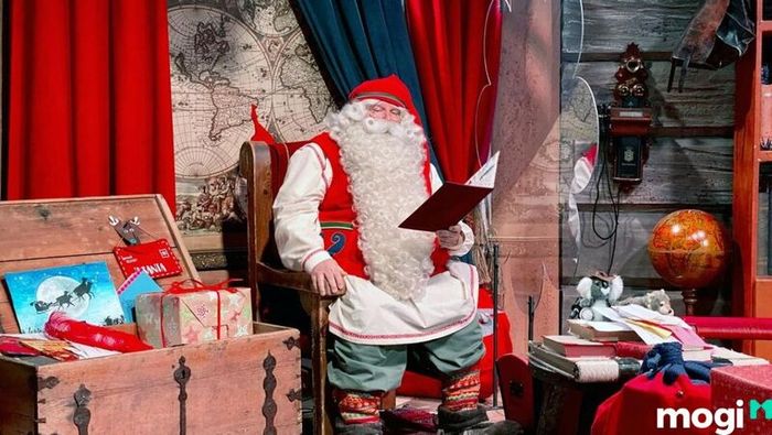 Trang trí Noel tại nhà là một cách tuyệt vời để tạo không khí ấm cúng và tràn ngập niềm vui trong mùa lễ hội. Những chi tiết nhỏ, nhưng đầy ý nghĩa sẽ giúp ngôi nhà của bạn trở nên rực rỡ và ngập tràn không khí Giáng sinh.