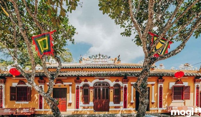 Đình Bình Thủy đã xây dựng thêm nhà võ ca để phục vụ cho các hoạt động văn nghệ của làng