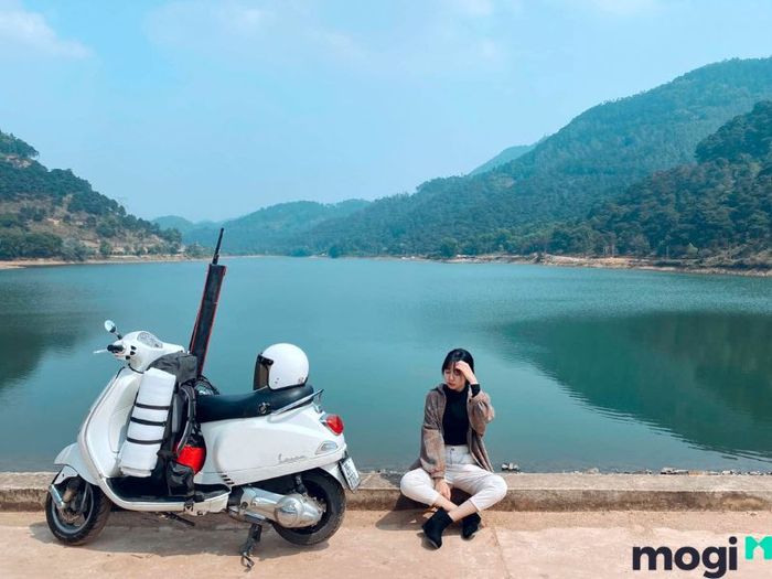 Đi xe máy đến hồ Đồng Đò