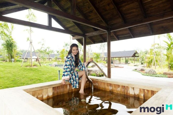 Suối nước nóng Bình Châu