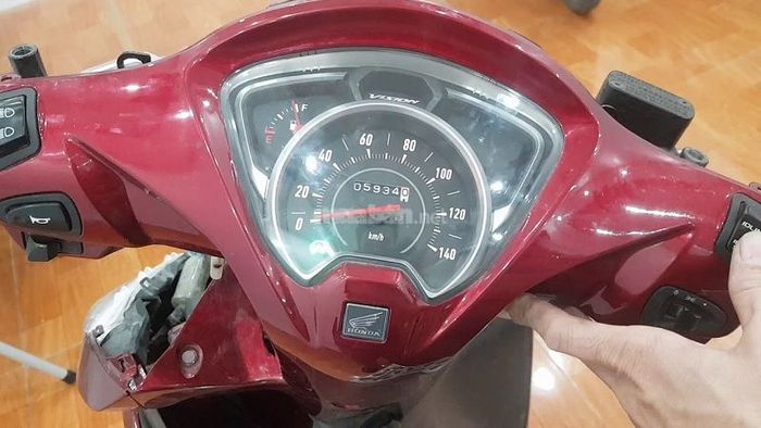 Lỗi hỏng ở đầu bò của xe cũng có thể là một nguyên nhân gây ra tiếng kêu lạ trên xe Vision.