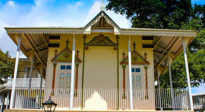 Indian craftsmen were brought in to assist with the renovation work.