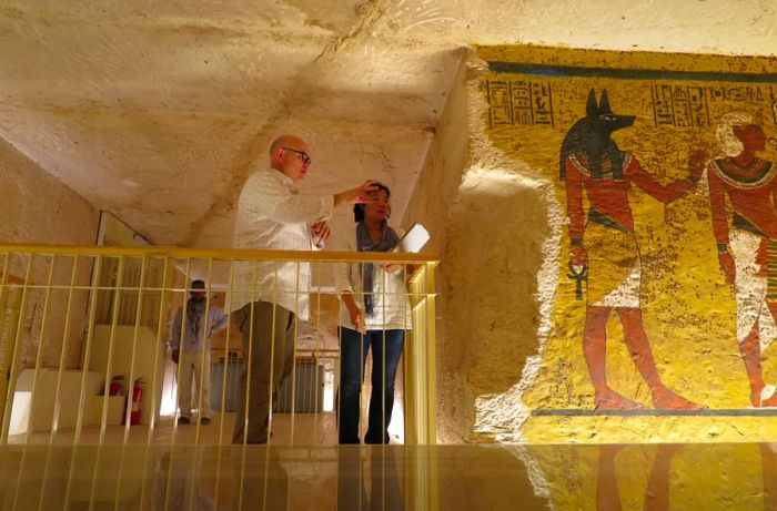 New viewing platform installed at Tutankhamun's tomb