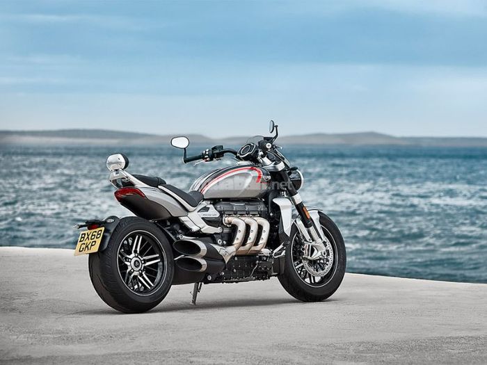 Triumph Rocket 3 GT – Mẫu môtô cực mạnh của Triumph
