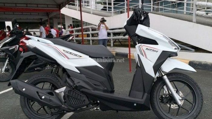 phanh trên xe Click