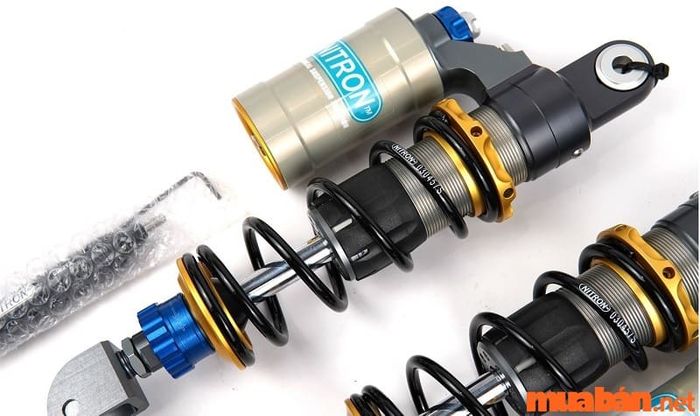 Nitron R3 được thiết kế với bình dầu cải tiến, có thể lắp đặt theo cả hai hướng: nằm ngang hoặc đứng, tùy theo yêu cầu của từng dòng xe.
