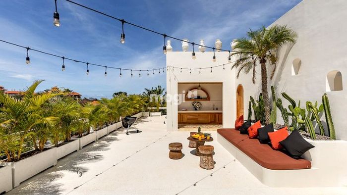 Sân thượng thiết kế như một quán cà phê chill tuyệt vời