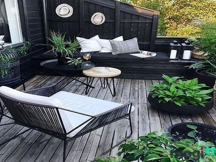 Cây xanh là lựa chọn tuyệt vời để trang trí ban công, giúp tạo không gian tươi mới và thư giãn. Bạn có thể lựa chọn các loại cây trồng phù hợp để làm nổi bật vẻ đẹp ban công của mình.