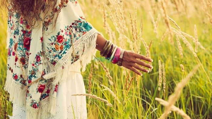 Phong cách Boho mang lại cảm giác vừa năng động, vừa duyên dáng – Nguồn: Internet