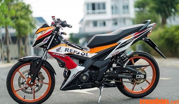 Có nên mua xe Sonic cũ – Phiên bản Sonic với tem tùy chỉnh