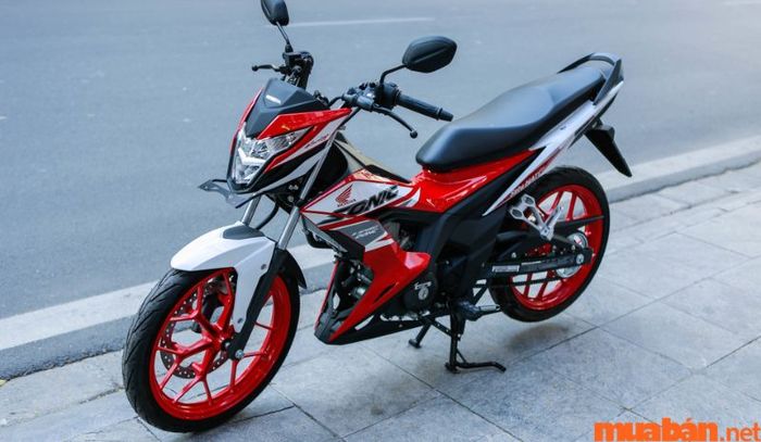 Có nên mua xe Sonic cũ – Bước đầu tiên là kiểm tra tổng thể bề ngoài của xe